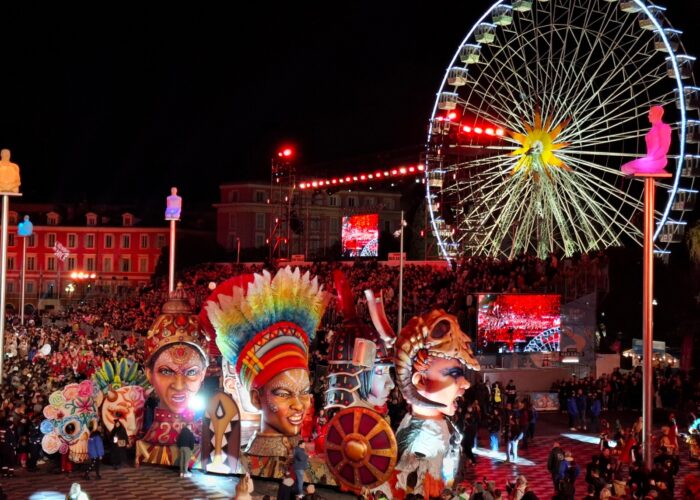 Corso carnavalesque illuminé à Nice